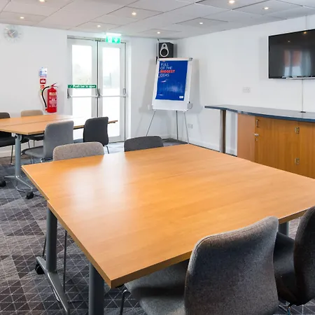 Express East By Ihg Hotel 3*