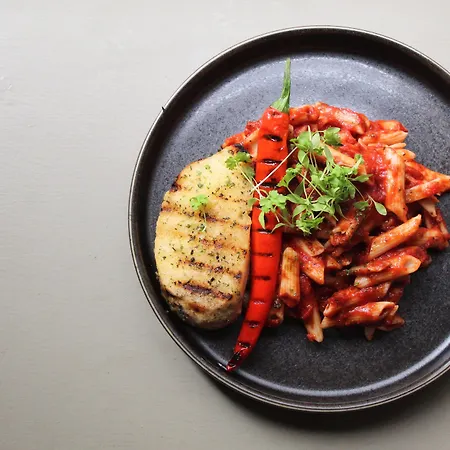 ذا تاونهاوس فندق 4*