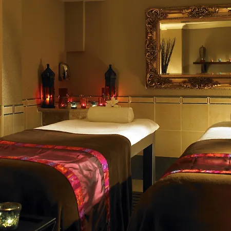 Hotel Delta By Marriott Manchester Airport 4*