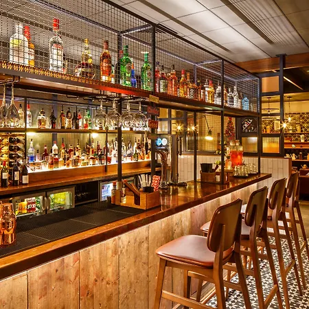 Hotel Ibis Centre 96 Portland Street 3*