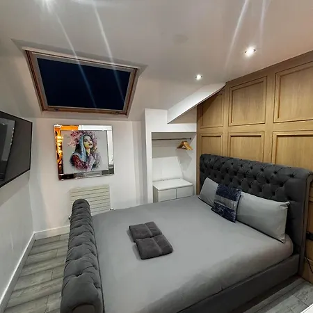 בית הארחה Hendham House - Near Etihad Stadium, Coop Live Arena, Ao Arena, Piccadilly Train Station & Centre
