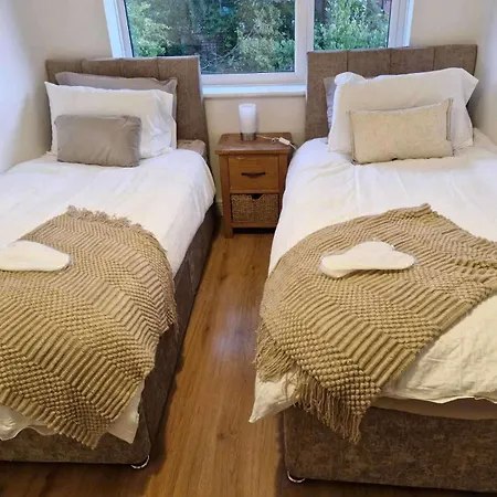 בית נופש Sleeps 5 - Free Parking - Near Airport & מנצ'סטר