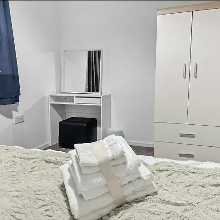 Comfy Riverside Double In With Breakfast Included Bed & Breakfast Manchester