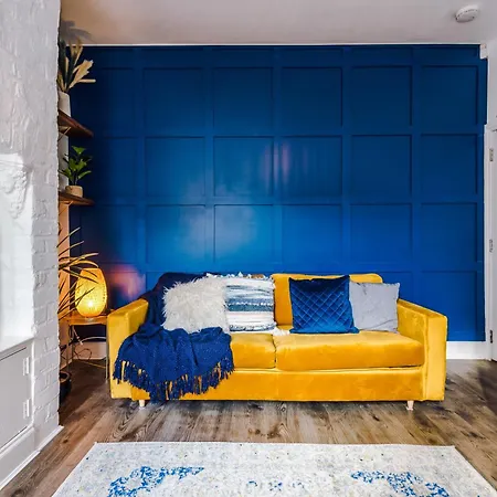 Spacious 4br With 3 Baths, * Μάντσεστερ