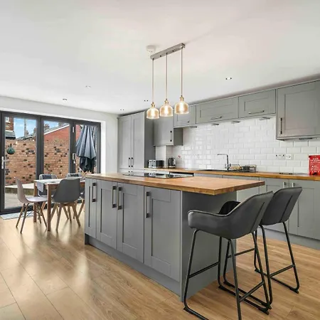 Guestready - Charming Retreat In Trafford