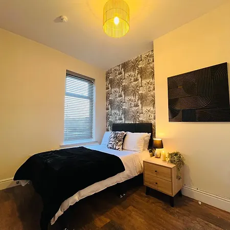 Stylish 5br 5ba In Salford Street Parking * Manchester