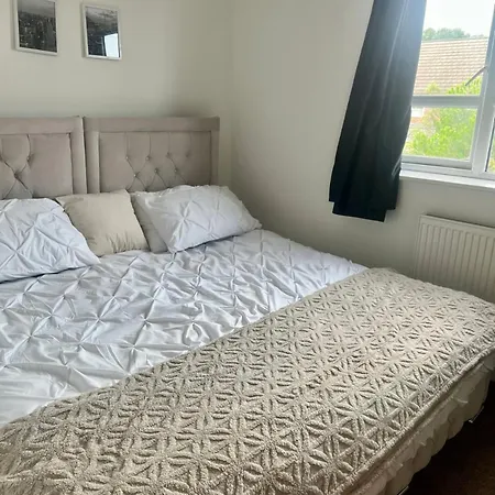 Bed & Breakfast Comfy Riverside Double In With Breakfast Included *