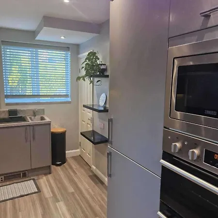 Cosy Manchester 3-Bed House With Parking Sleeps 5 * Manchester