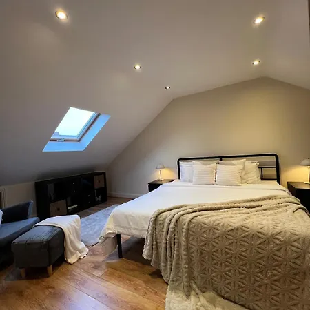 Elegant House - 3 Bedroom, 3 Bathroom Nyaraló Manchester