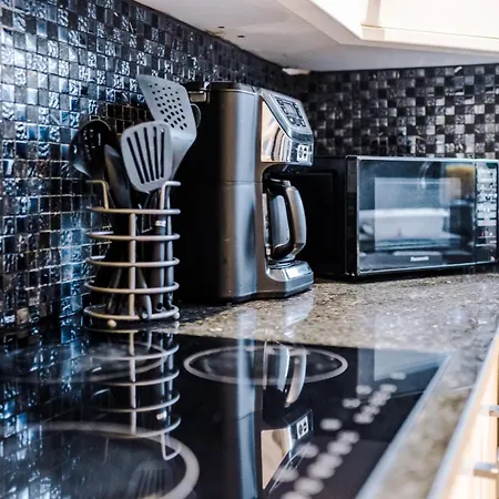 Stunning 5bed 3bath House, Parking, * Mánchester