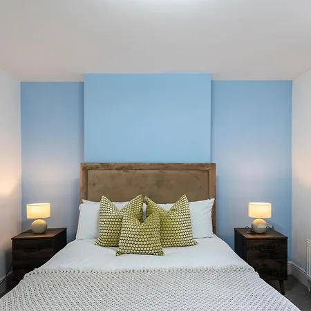 Spacious 3br Family With Big Garden