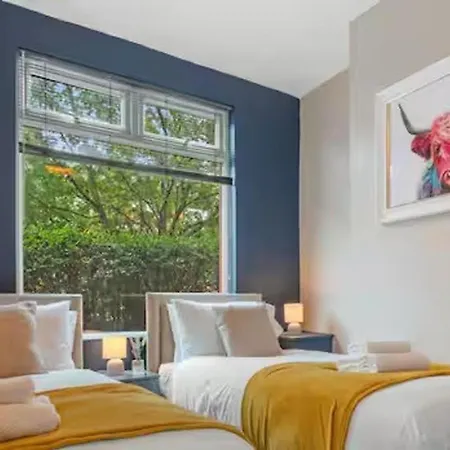Stylish 3-bedroom 14mins To Co-op Live Arena