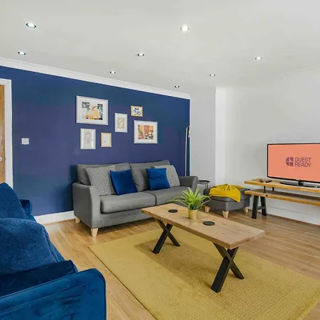 Guestready - Charming Retreat In Trafford 4*