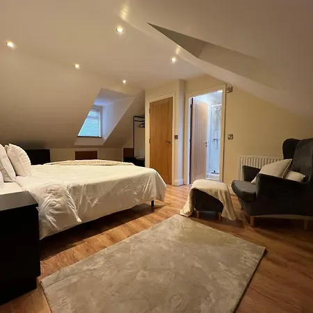 Nyaraló Elegant House - 3 Bedroom, 3 Bathroom *
