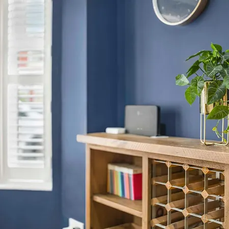 Gasthuis Guestready - Charming Retreat In Trafford