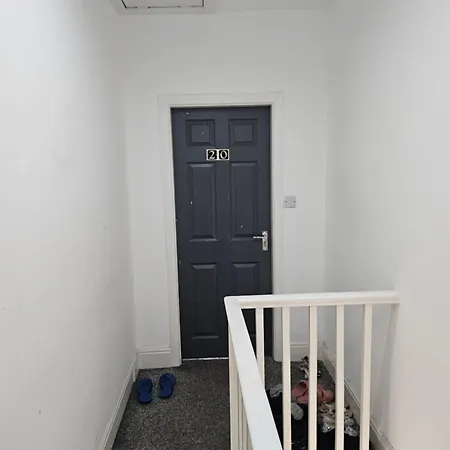 منزل للإقامة 28 Decent Homes *