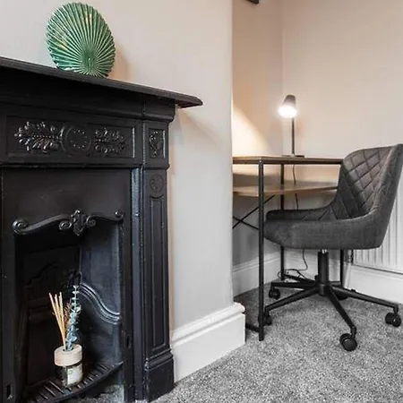 Stylish 3-bedroom 14mins To Co-op Live Arena