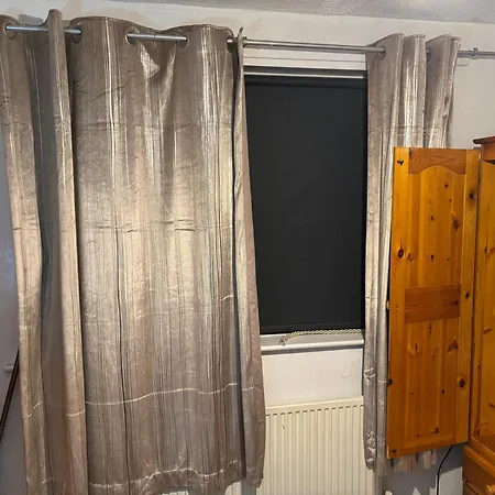 Female&family Single, Double And King Size With Shared Bathroom Habitación en casa particular Mánchester