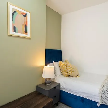 בית נופש Spacious 3br Family With Big Garden