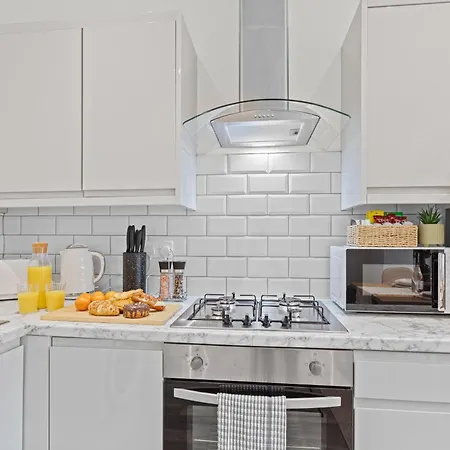 Cosy Stylish 5-bed 3-bath, With Free Wi-fi, Garden And Parking 別荘