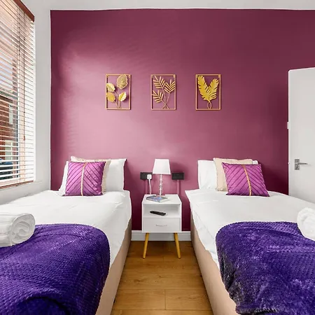 Bright And Cosy 3-bedroom Near - Free Parking - Sleeps 6 펜션 맨체스터