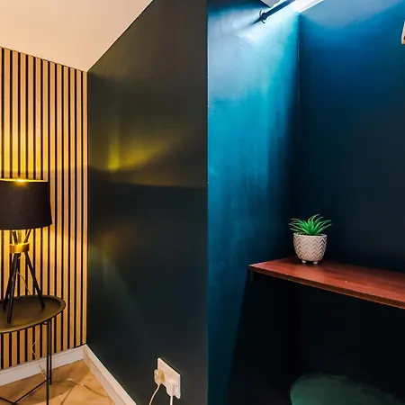 Stunning 5bed 3bath House, Parking, Manchester