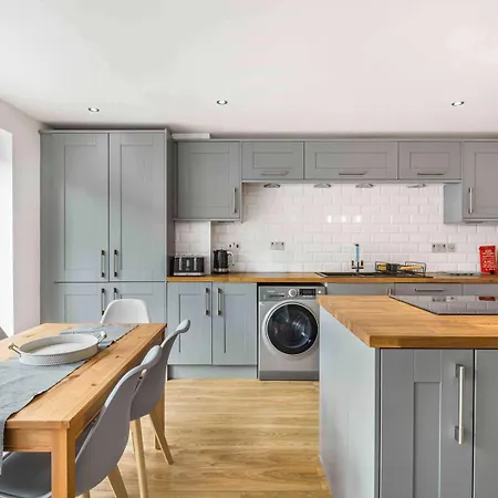 Guestready - Charming Retreat In Trafford 招待所 4*