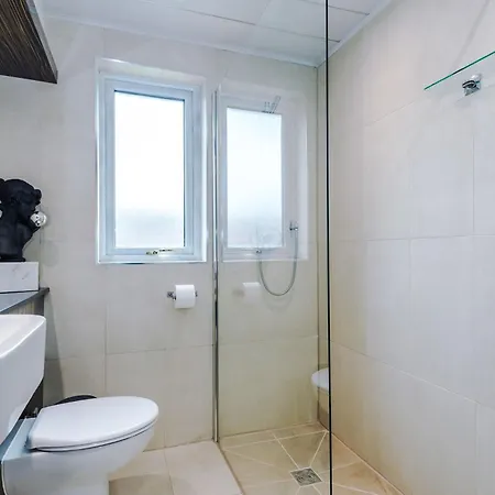 Minutes To The Coop Live Arena & Etihad Stadium - Free Parking With Ev Charger Holiday home *