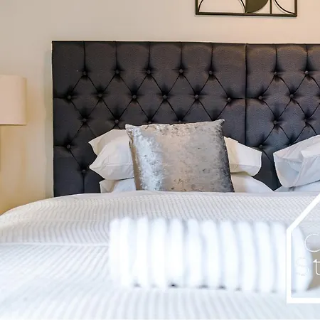 Nyaraló Spacious 3 Bed With Pac-man, Darts And 2 Parking Spaces