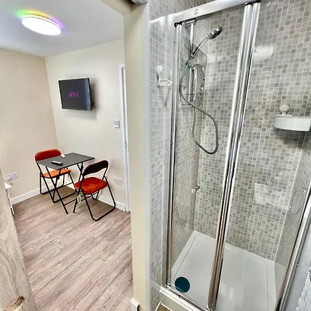 Alloggio in famiglia New Quadruple En-suite *
