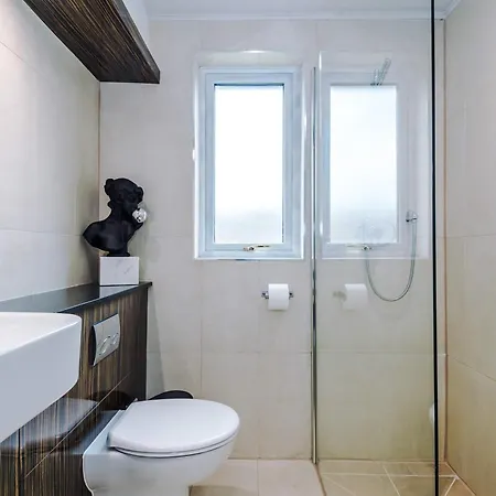 بيت للعطل Minutes To The Coop Live Arena & Etihad Stadium - Free Parking With Ev Charger