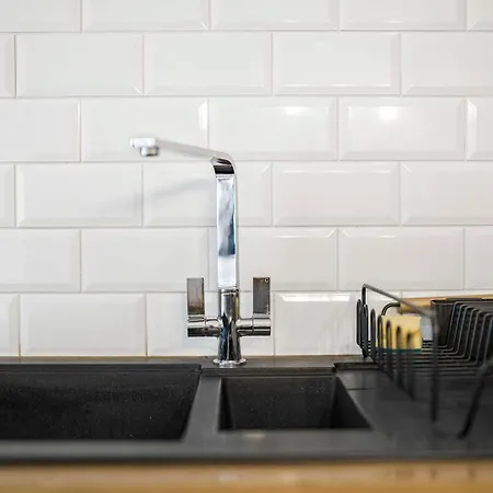 Guestready - Charming Retreat In Trafford 招待所