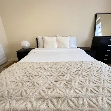 Elegant House - 3 Bedroom, 3 Bathroom Nyaraló Manchester