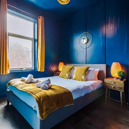 Casa vacanze Spacious 4br With 3 Baths, Manchester