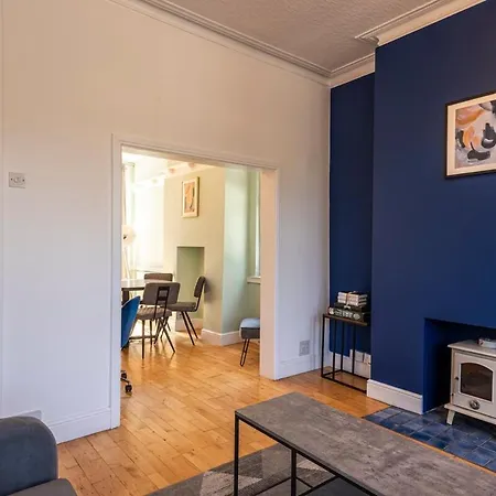 Spacious 3br Family With Big Garden Manchester