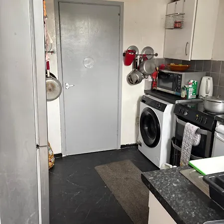 Female&family Single, Double And King Size With Shared Bathroom בית אירוח *