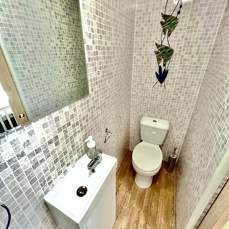 New Quadruple En-suite Alloggio in famiglia