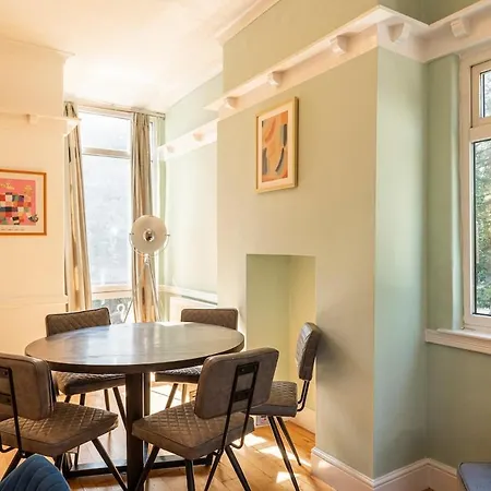 Spacious 3br Family With Big Garden * מנצ'סטר