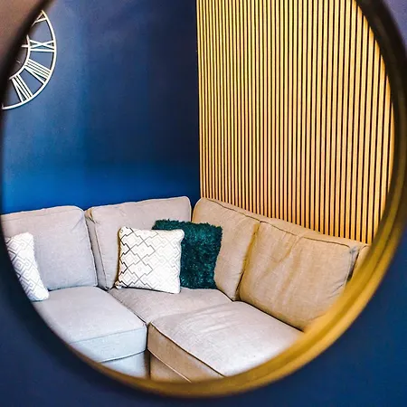 Nyaraló Stunning 5bed 3bath House, Parking, *