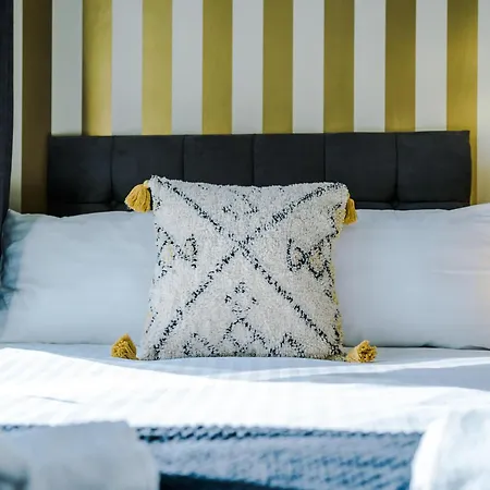 Spacious 4br With 3 Baths, Casa vacanze Manchester