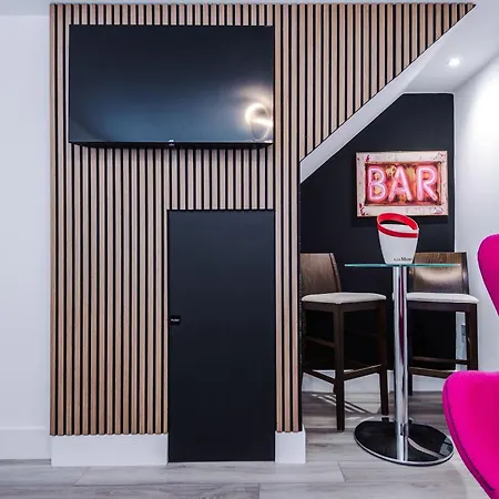 Minutes To The Coop Live Arena & Etihad Stadium - Free Parking With Ev Charger Holiday home