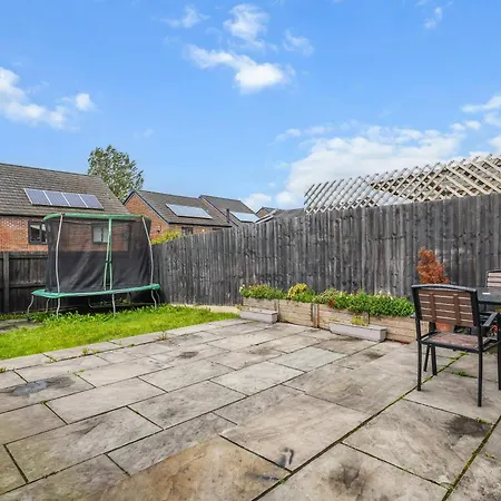 Casa vacanze 3 Bedroom House With 5 Beds And Parking 18lw