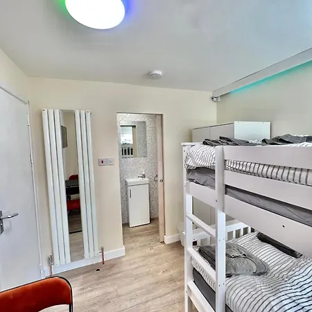 New Quadruple En-suite