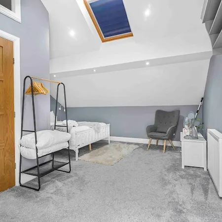 Guestready - Charming Retreat In Trafford 招待所 4*