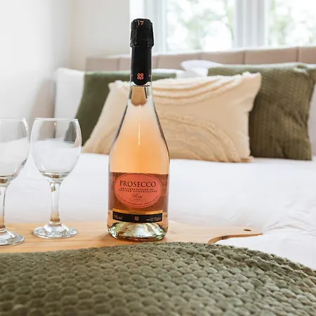 Hébergement de vacances Cosy Stylish 5-bed 3-bath, With Free Wi-fi, Garden And Parking Manchester