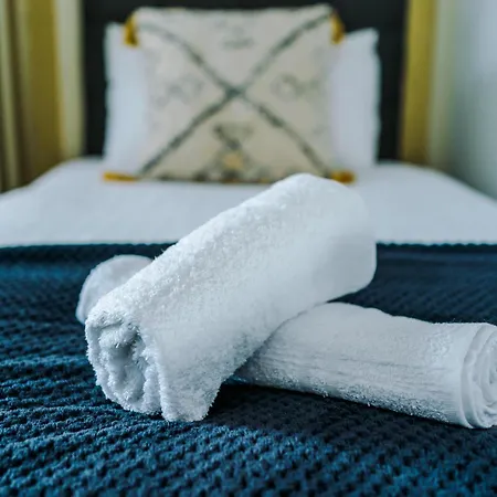 בית נופש Spacious 4br With 3 Baths, מנצ'סטר