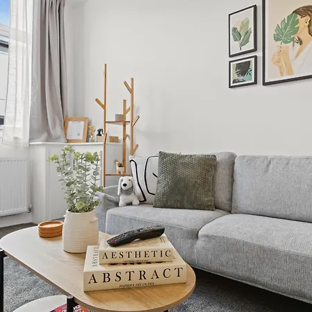 Cosy Stylish 5-bed 3-bath, With Free Wi-fi, Garden And Parking 別荘