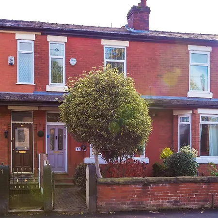 Spacious 4br With 3 Baths, * Manchester