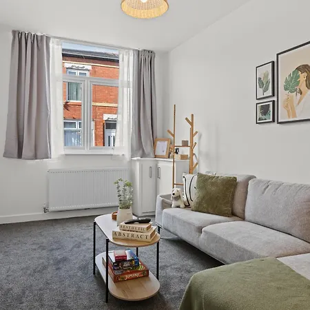 別荘 Cosy Stylish 5-bed 3-bath, With Free Wi-fi, Garden And Parking *