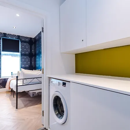 Stunning 5bed 3bath House, Parking, * Manchester